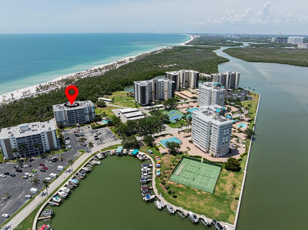5 Bluebill AVE 303 NAPLES, FL 34108