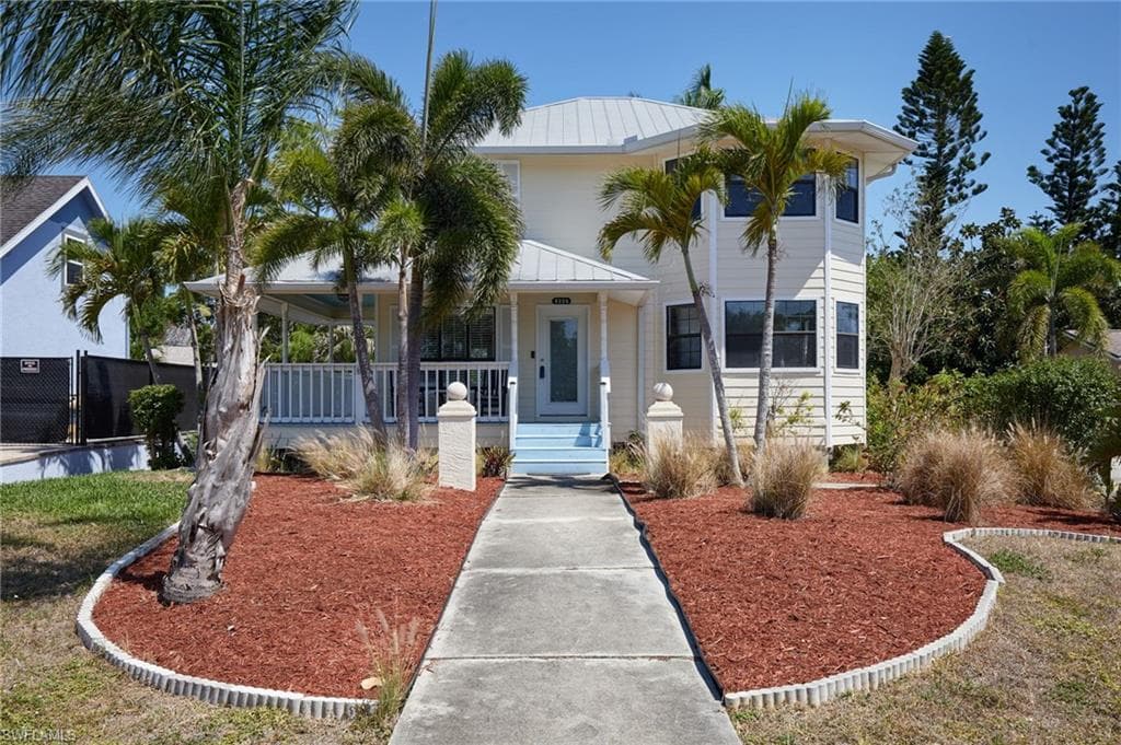 8225 Harrisburg DR FORT MYERS, FL 33967