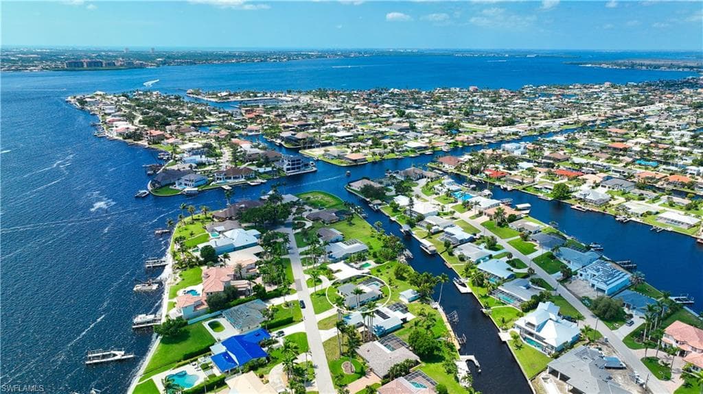 5330 Nautilus DR CAPE CORAL, FL 33904