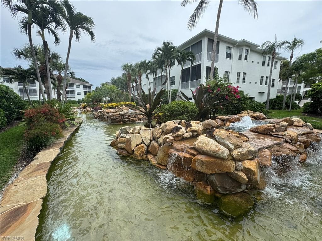 831 Sailaway LN 203 NAPLES, FL 34108