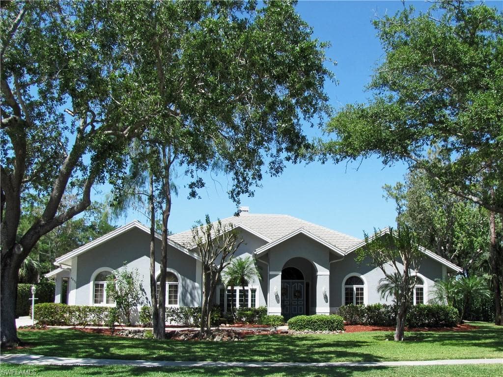 6673 STONEGATE DR NAPLES, FL 34109