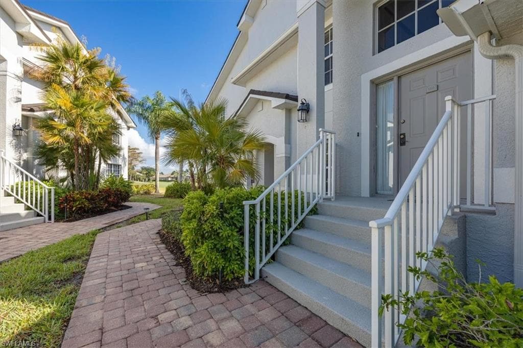 5889 Three Iron DR 1403 NAPLES, FL 34110