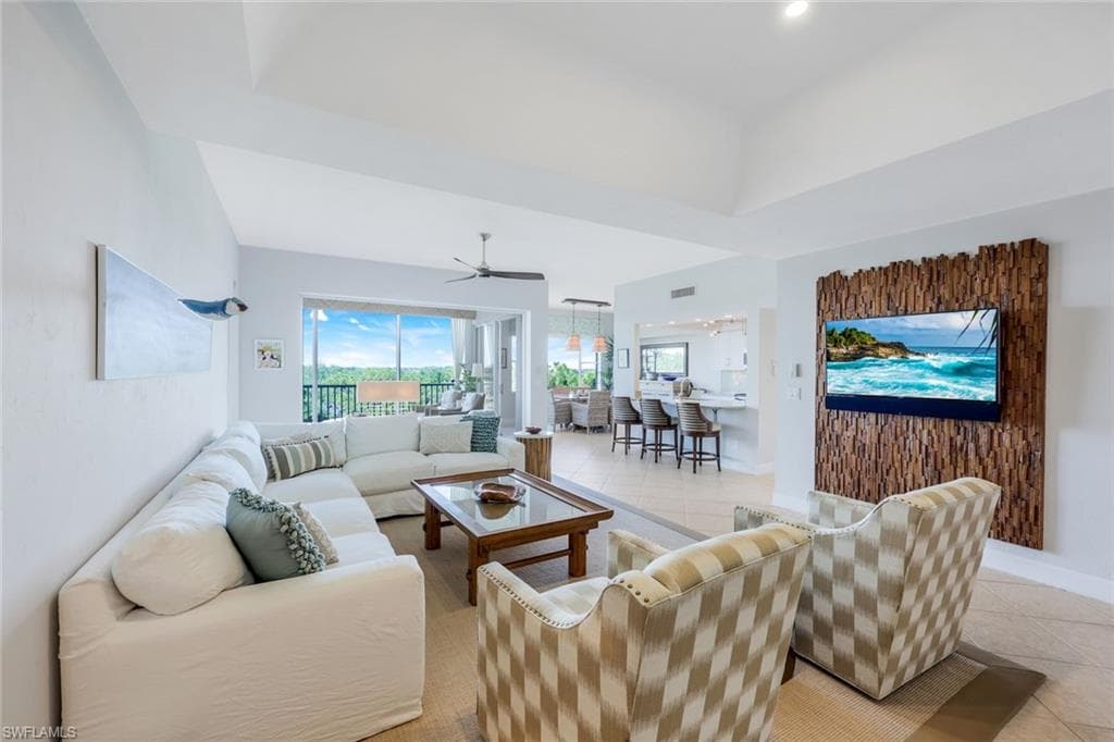 3330 Crossings CT 604 BONITA SPRINGS, FL 34134