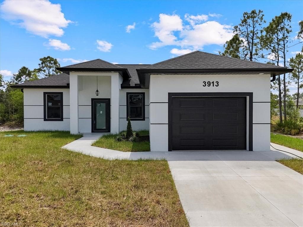 3913 4th ST SW LEHIGH ACRES, FL 33976