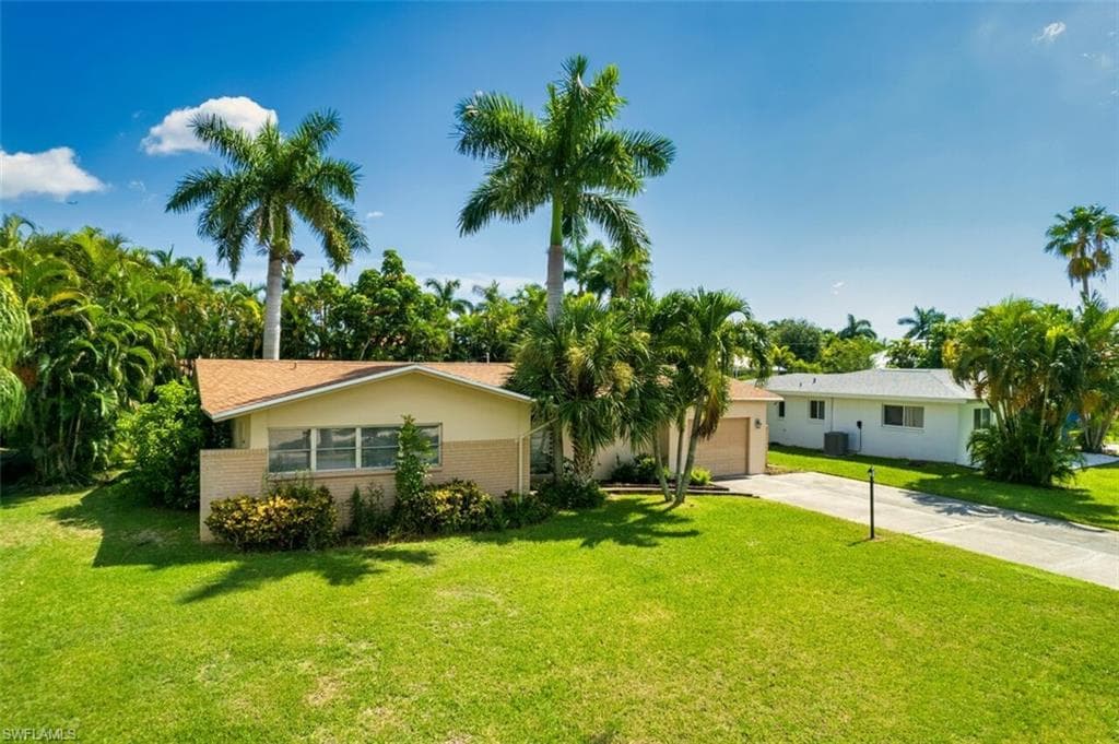 412 Bayshore DR CAPE CORAL, FL 33904