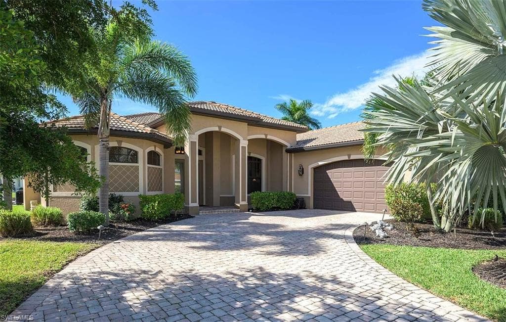 2526 SW 32nd LN CAPE CORAL, FL 33914