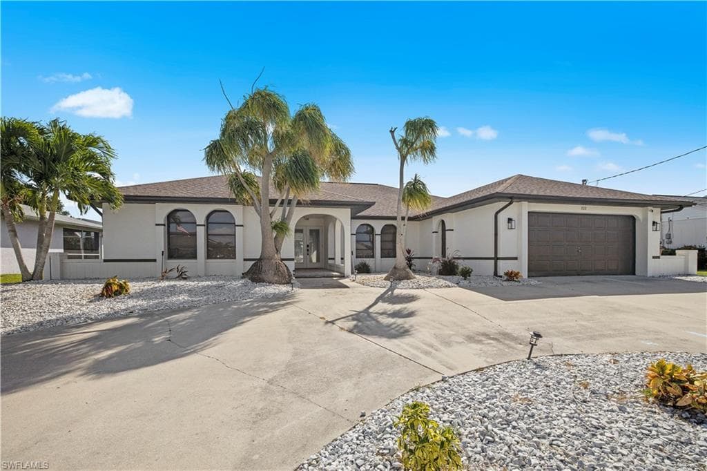 828 SW 51st TER CAPE CORAL, FL 33914