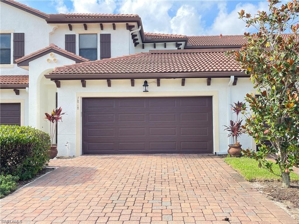 7818 Bristol CIR NAPLES, FL 34120
