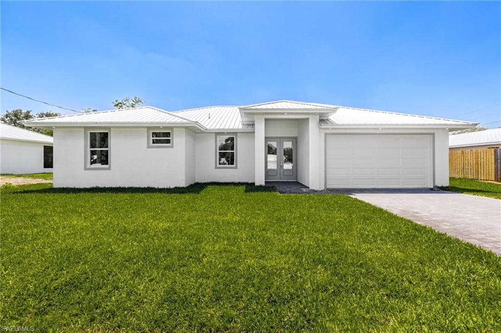 385 4th AVE LABELLE, FL 33935