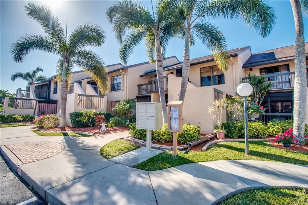 15493 Admiralty CIR 10 NORTH FORT MYERS, FL 33917