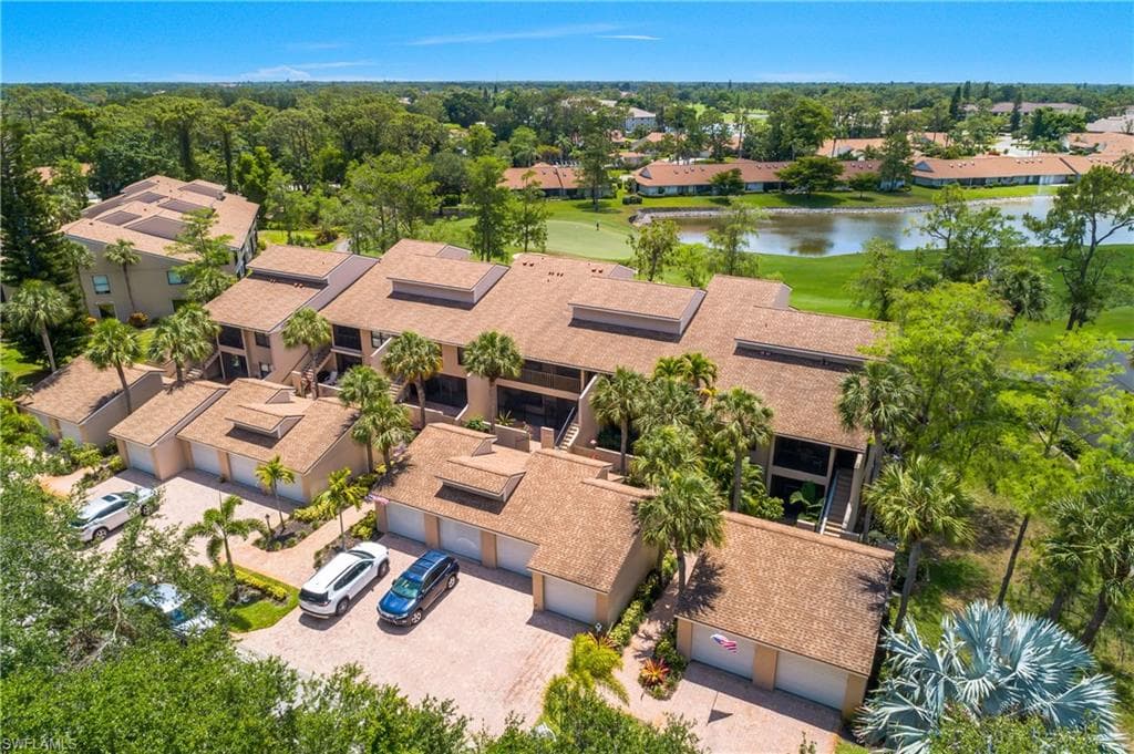 220 FOXTAIL CT 220 NAPLES, FL 34104