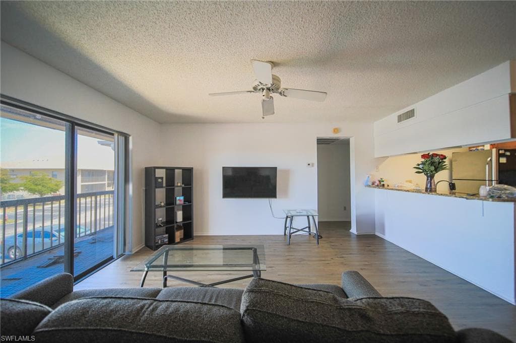 5309 Summerlin RD 911 FORT MYERS, FL 33919
