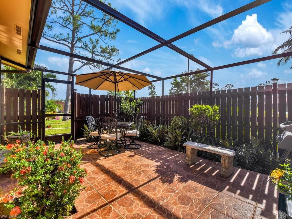 5672 Foxlake DR NORTH FORT MYERS, FL 33917