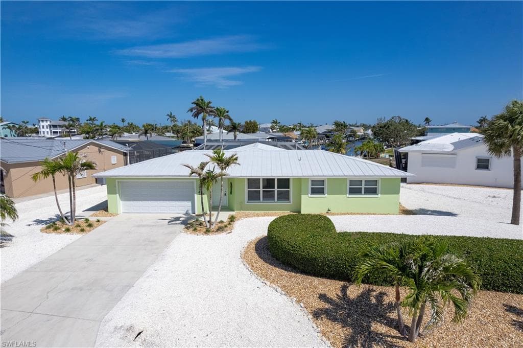 3226 Vacation LN ST. JAMES CITY, FL 33956