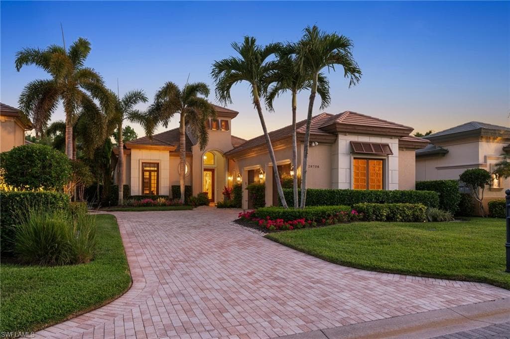 28708 La Caille DR NAPLES, FL 34119
