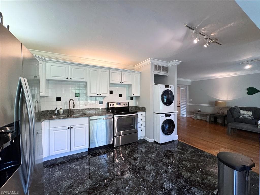 112 Bob O Link WAY 12B NAPLES, FL 34105