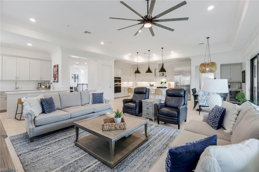 2472 Breakwater WAY 11-202 NAPLES, FL 34112