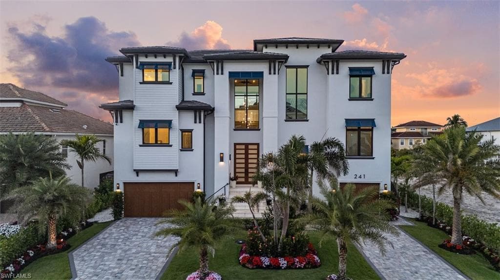 241 Egret AVE NAPLES, FL 34108