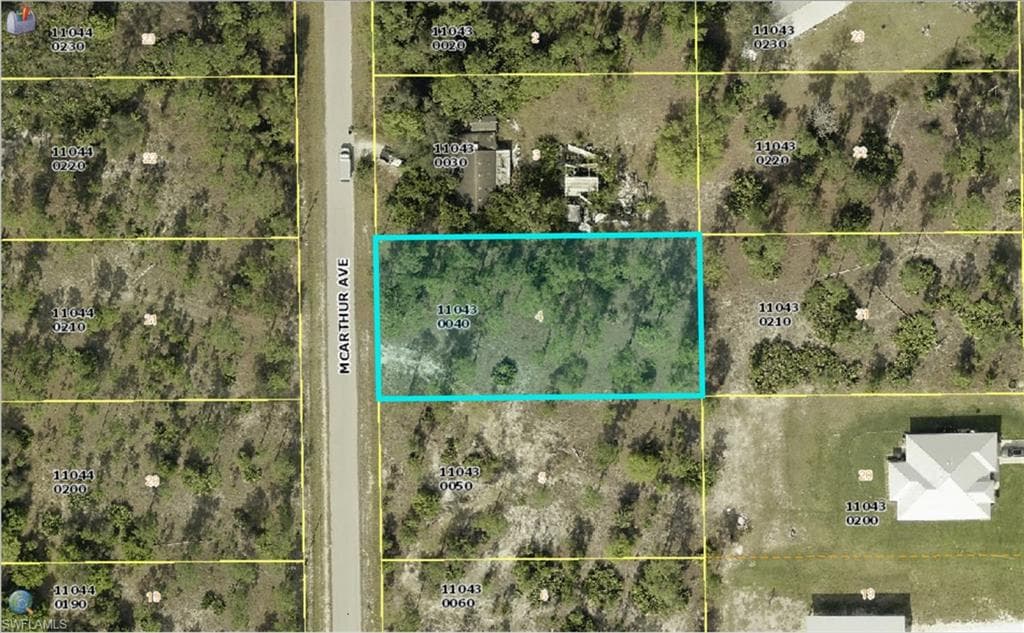 1116 McArthur AVE LEHIGH ACRES, FL 33936
