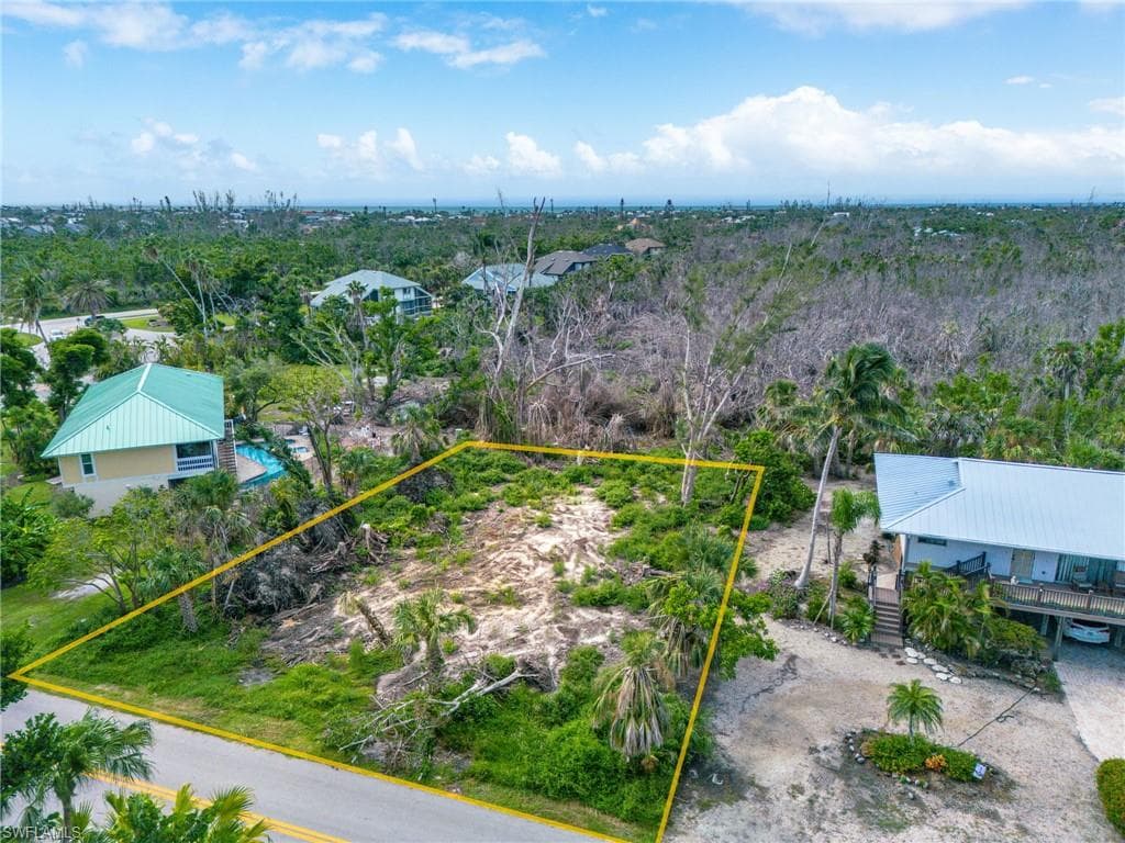 1032 Sand Castle RD SANIBEL, FL 33957