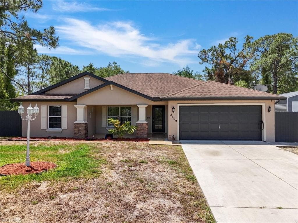 2609 19th ST W LEHIGH ACRES, FL 33971