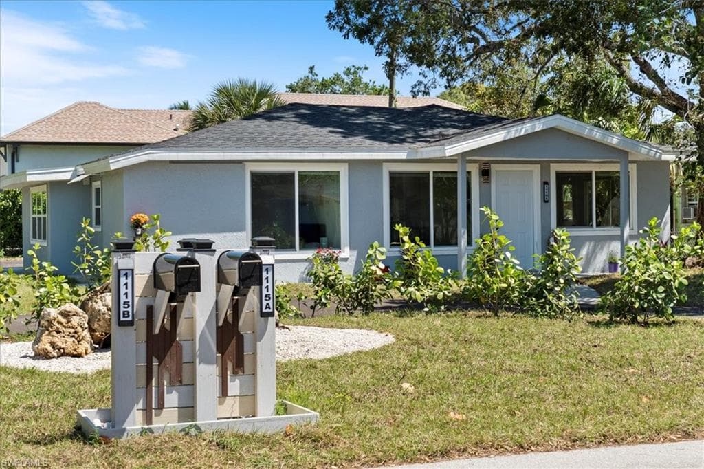 1115 Central DR NAPLES, FL 34104