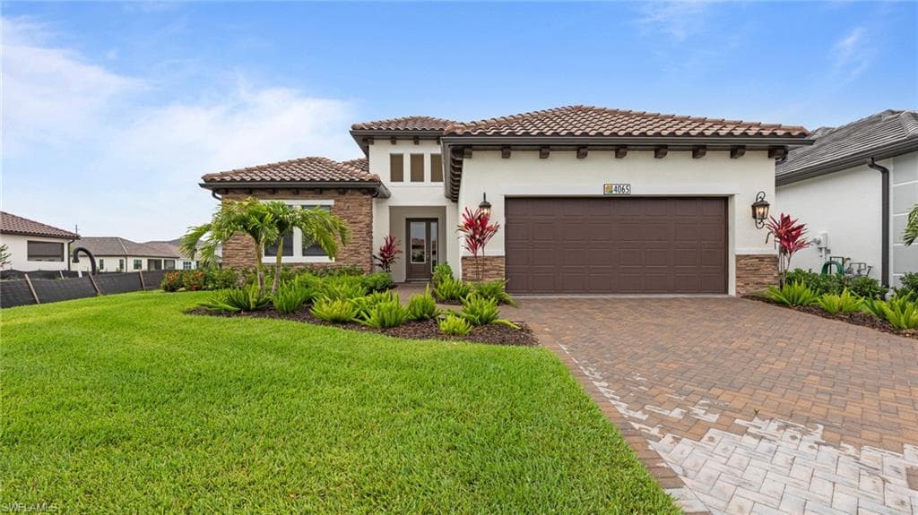 4065 Aquila PL NAPLES, FL 34120