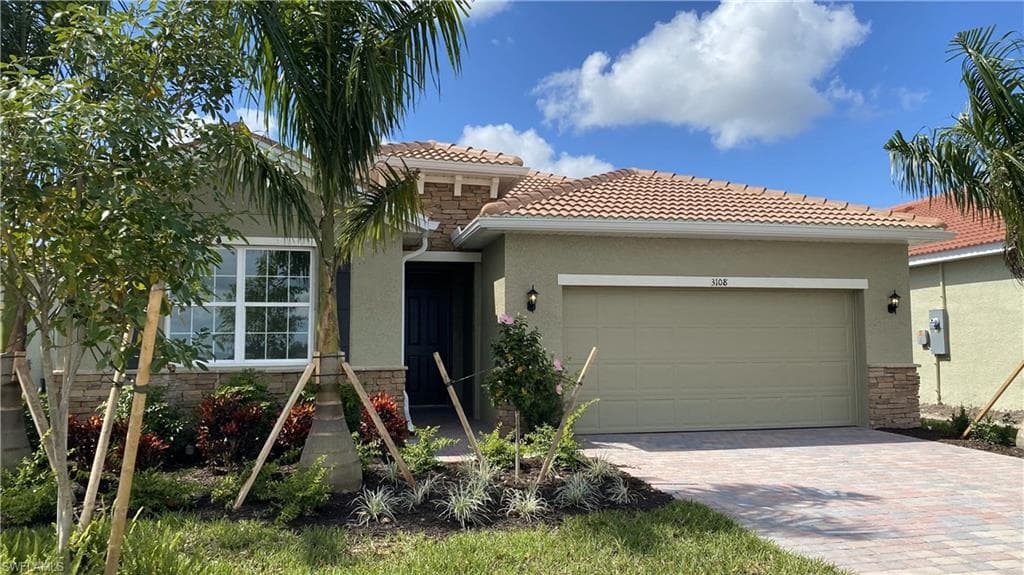 3108 Royal Gardens AVE FORT MYERS, FL 33916