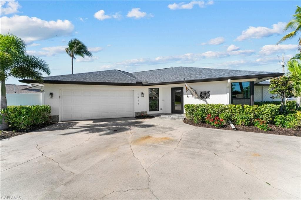 1923 SE 26th ST CAPE CORAL, FL 33904