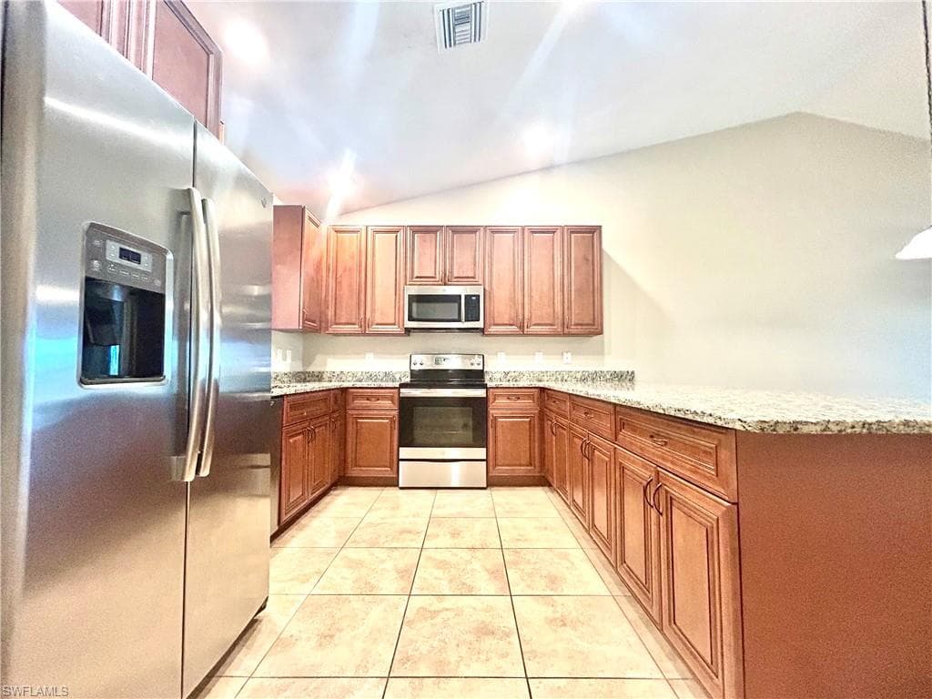 4035 SW 8th PL 202 CAPE CORAL, FL 33914