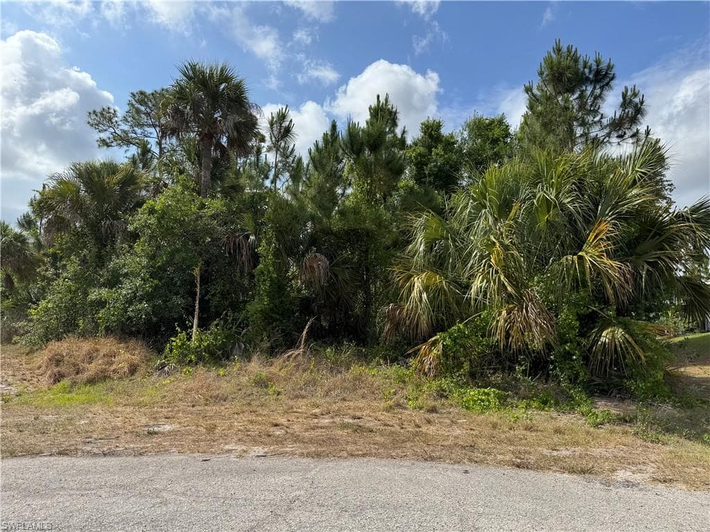 5012 Pace CT LABELLE, FL 33935