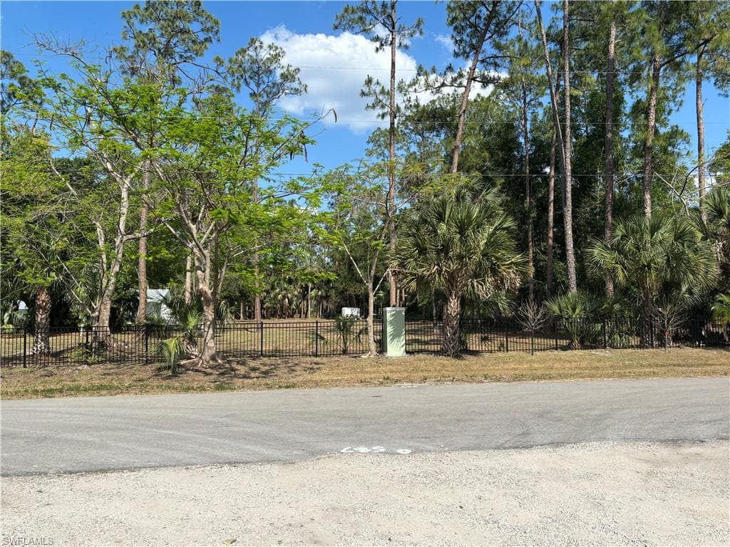498 Wilson BLVD S NAPLES, FL 34117