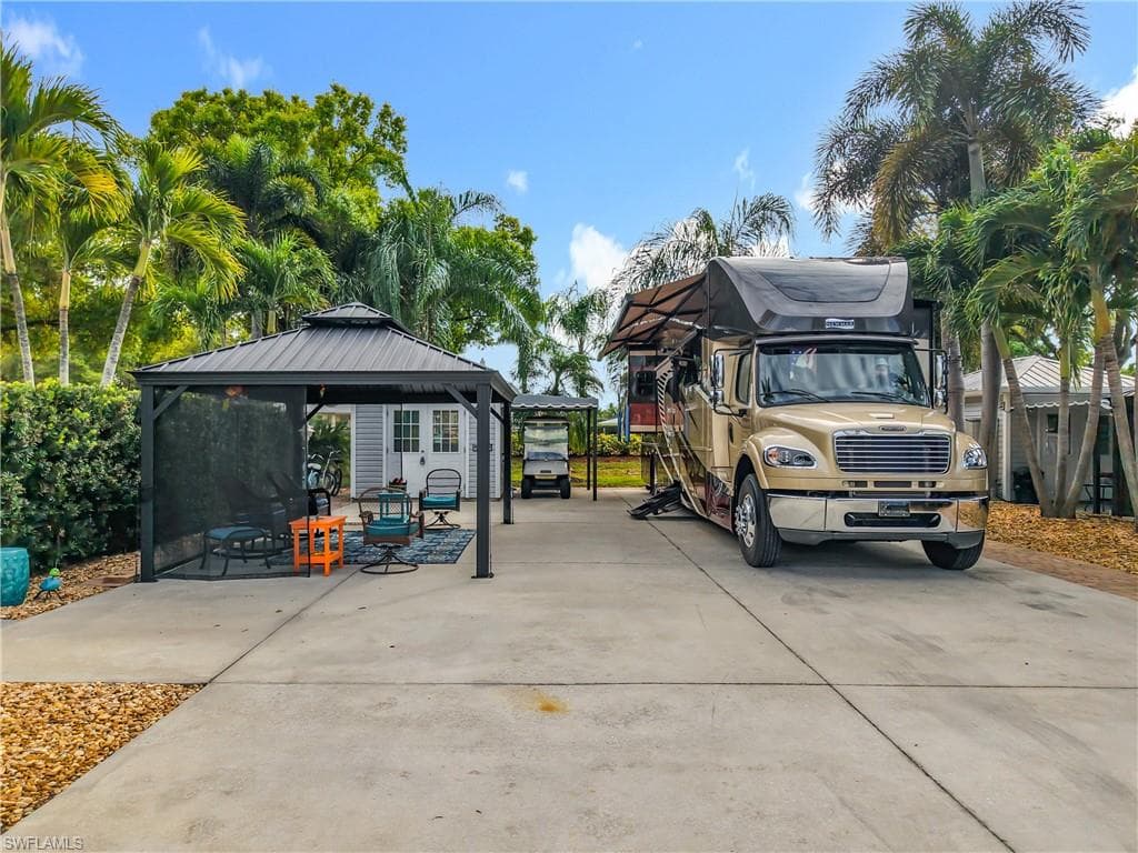 10130 Shadowood CT FORT MYERS, FL 33905