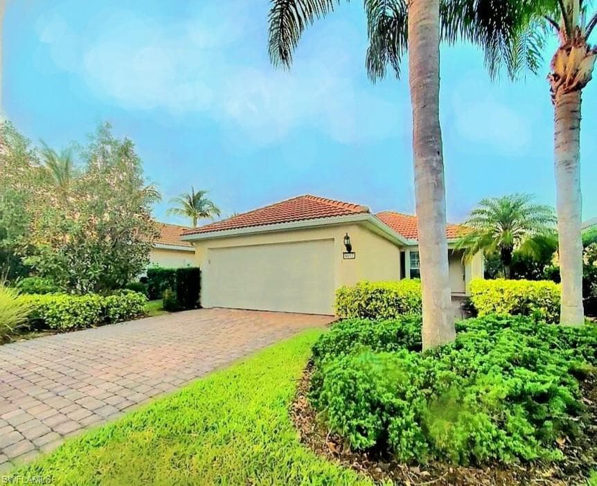 8657 Querce CT NAPLES, FL 34114