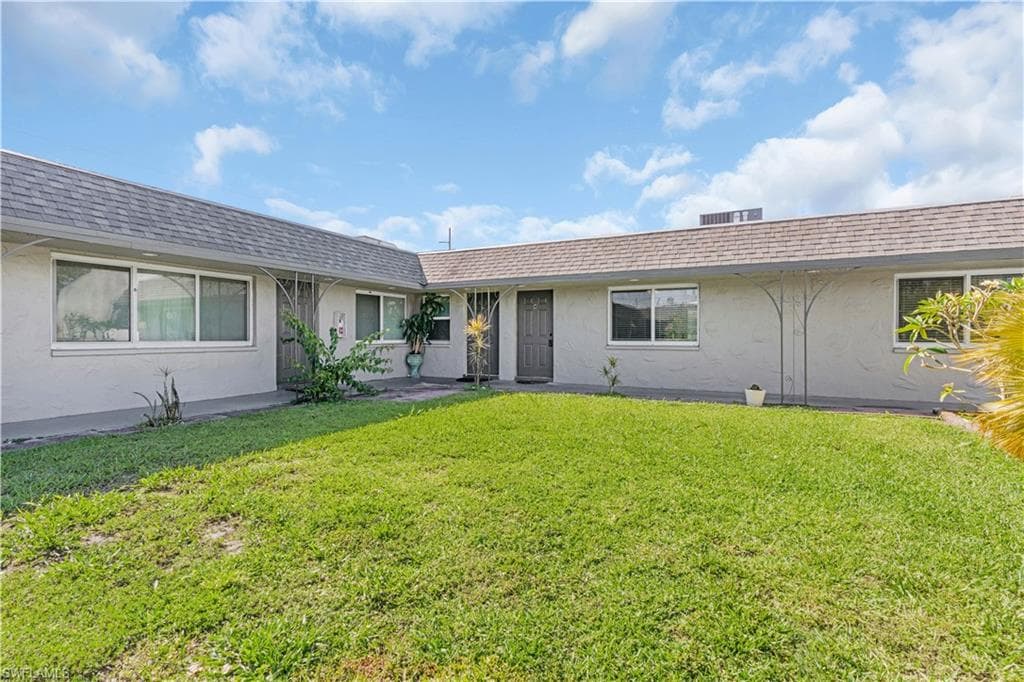 2927 SE 15th PL 4 CAPE CORAL, FL 33904