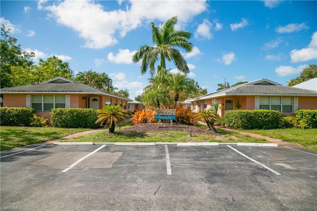 520 97th AVE N B NAPLES, FL 34108