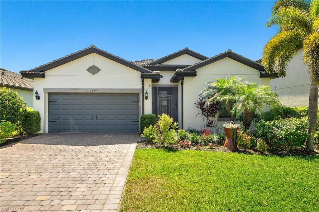 3544 E Hampton CIR ALVA, FL 33920