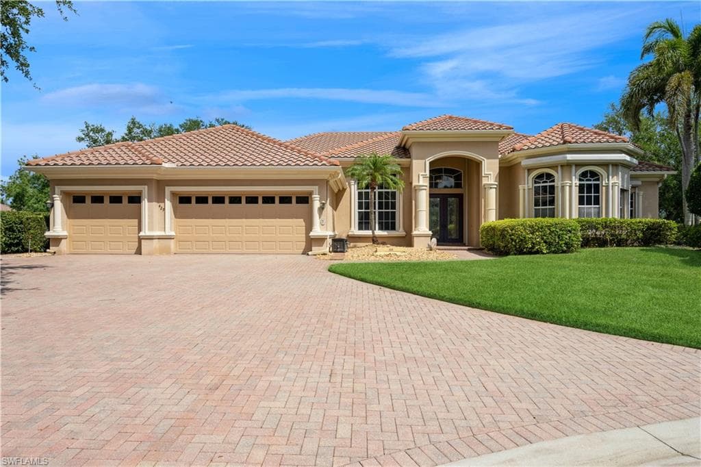 429 Terracina CT NAPLES, FL 34119