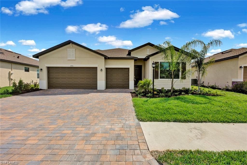3446 Nombella CT FORT MYERS, FL 33905