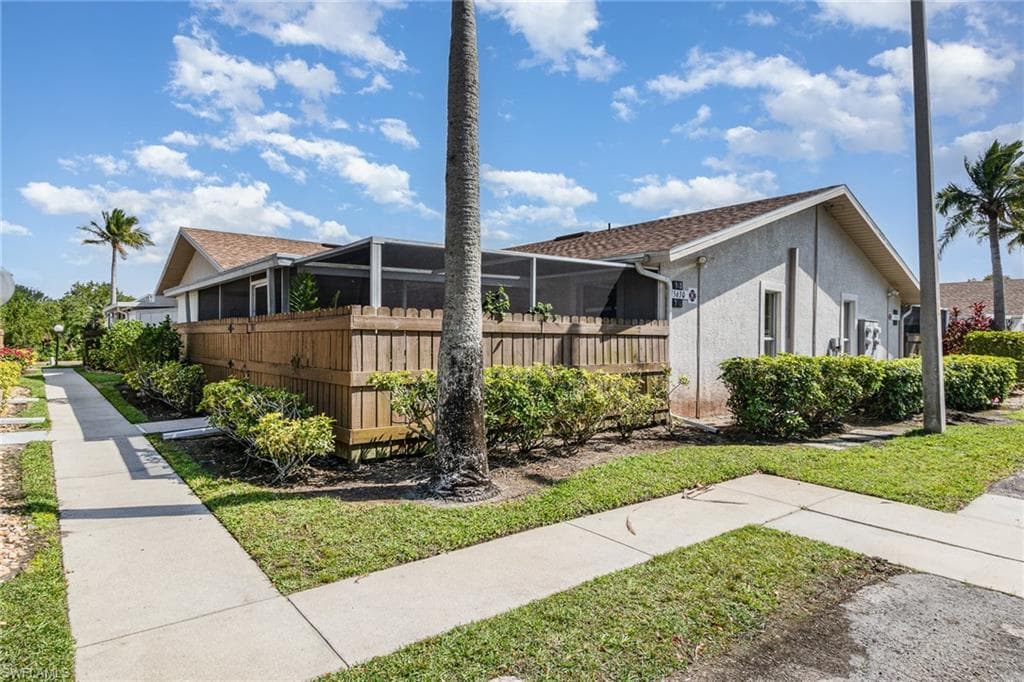 15630 Crystal Lake DR 101 NORTH FORT MYERS, FL 33917