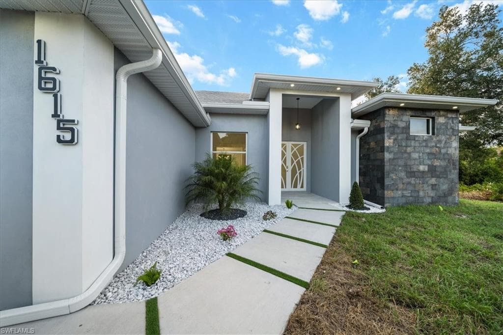 1615 Richmond AVE N LEHIGH ACRES, FL 33972