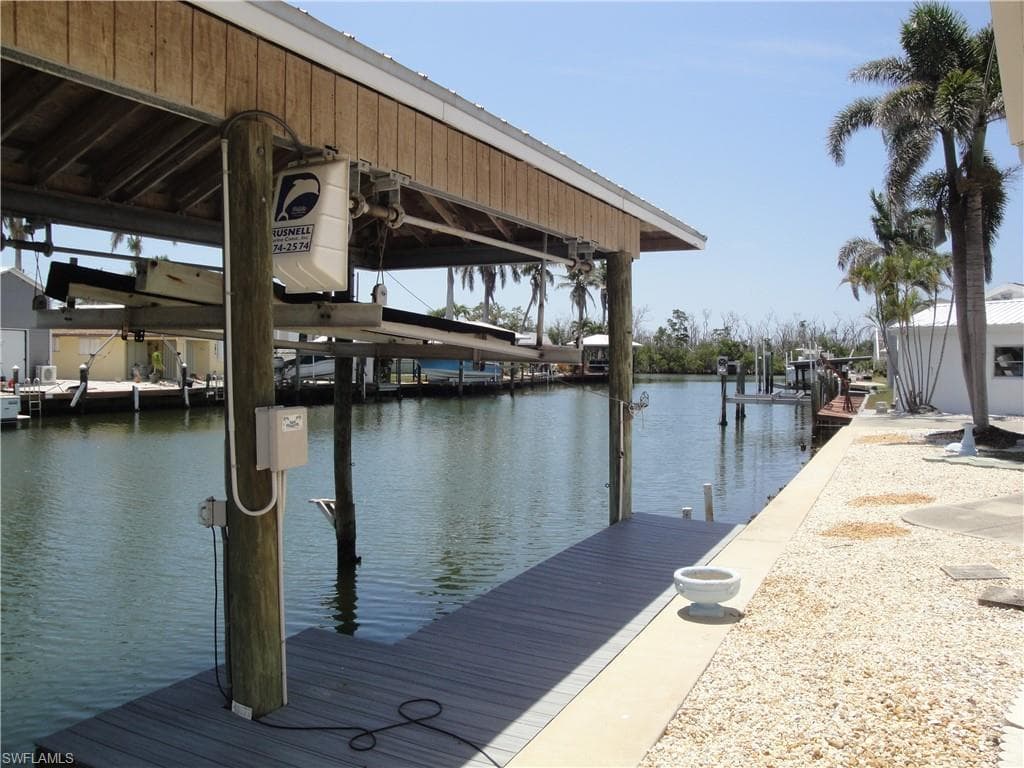 3891 Cruz DR ST. JAMES CITY, FL 33956