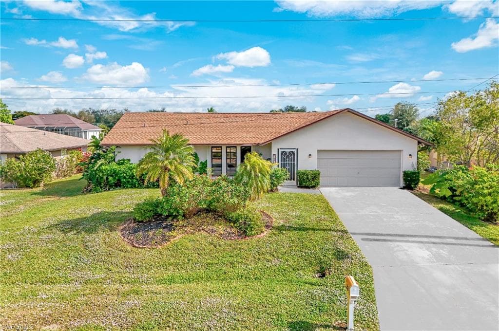 33 SE 12th CT CAPE CORAL, FL 33990