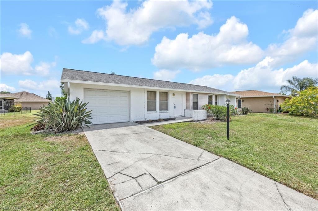 140 Blue Ridge DR NAPLES, FL 34112