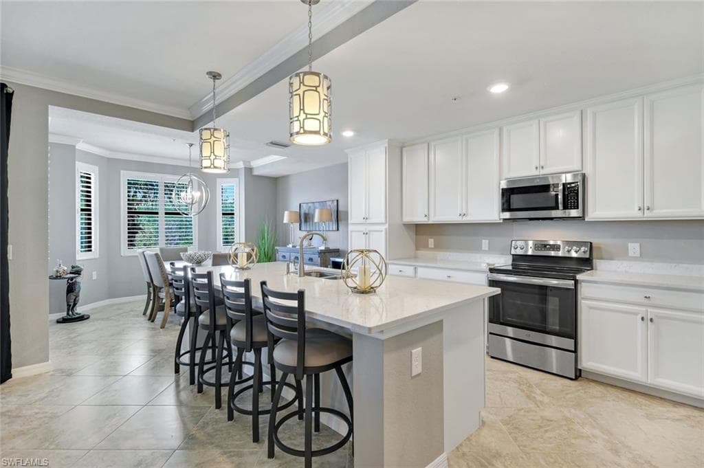 9590 Trevi CT 5323 NAPLES, FL 34113
