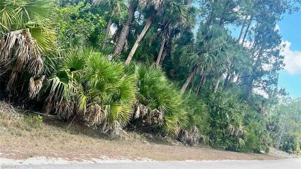 Xxxx Jung BLVD E NAPLES, FL 34120