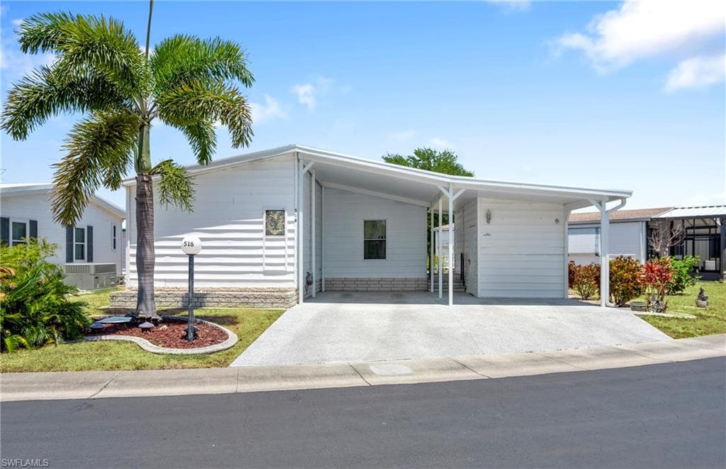 518 Misty LN NORTH FORT MYERS, FL 33903