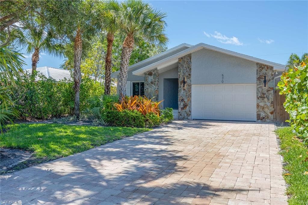 570 100th AVE N NAPLES, FL 34108