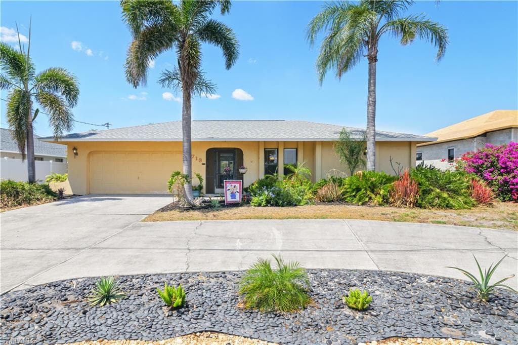 713 SW 39th TER CAPE CORAL, FL 33914