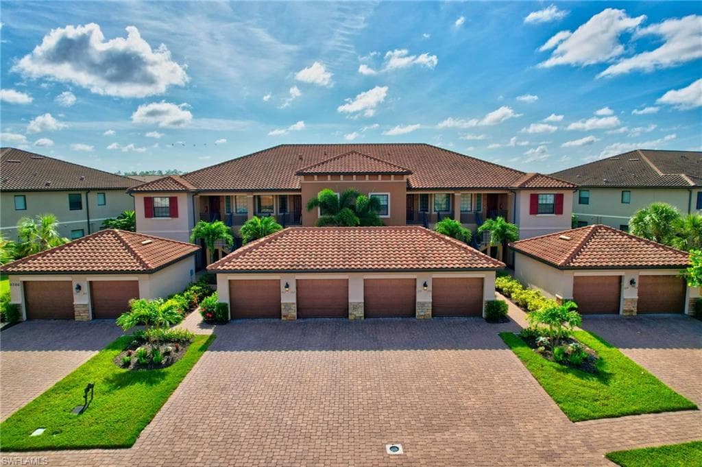 9386 Pocida CT 202 NAPLES, FL 34119